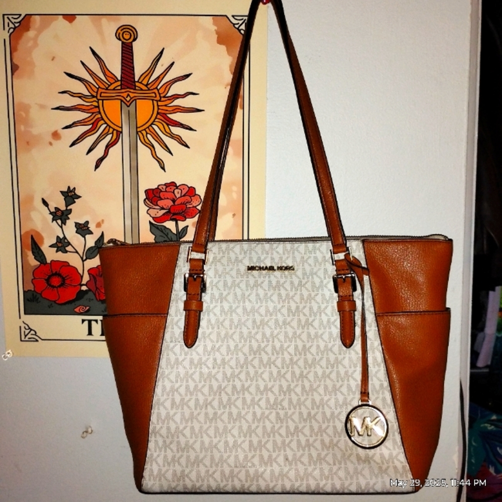 Michael Kors Charlotte Large Logo and Leather Top-Zip Tote Bag - Picture 2 of 10